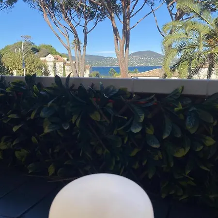 Apartman A Tropez Avec Terasse Face A La *